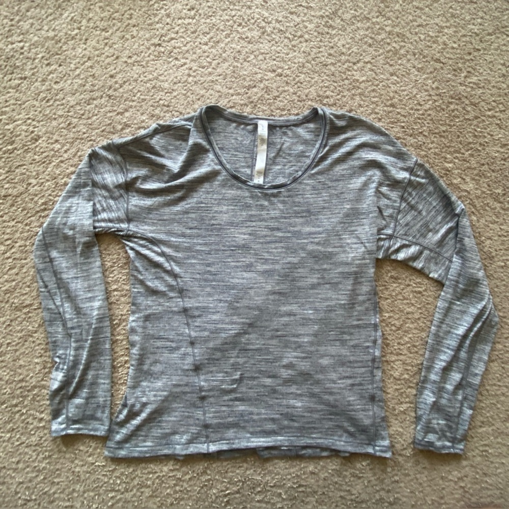 Lululemon Sweat Embrace Long Sleeve Top Space Dye Gray Size 8 With Thumbholes!